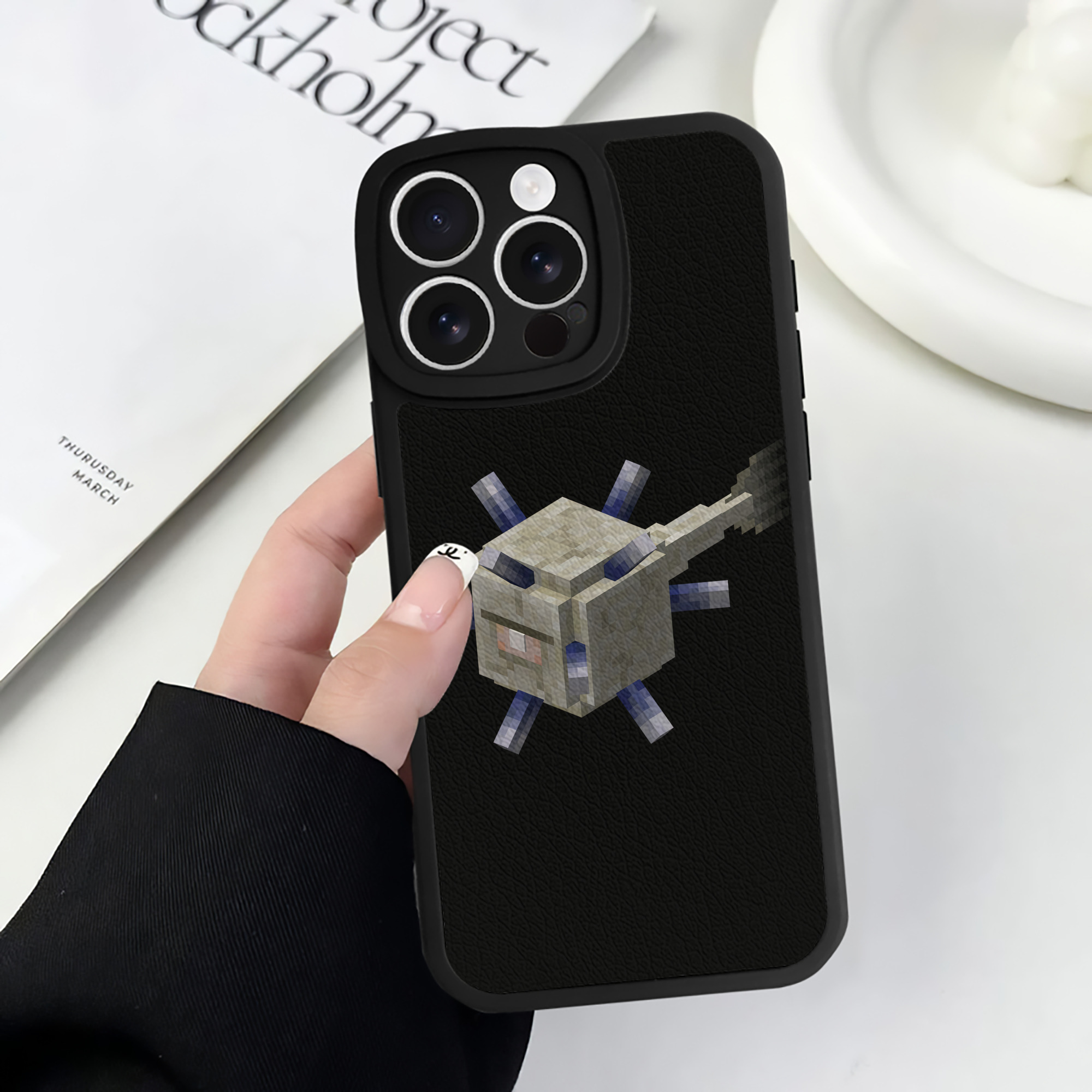 （画像用） マインクラフト ブロックの世界 Minecraft MC Block world 【iPhone 16シリーズ対応】シリコンスマホケース（レザー調） 材質：シリコン
